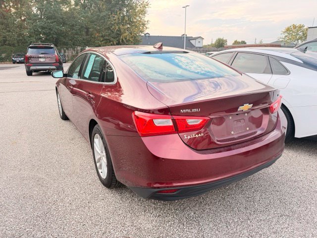 Used 2016 Chevrolet Malibu LT FWD image 2