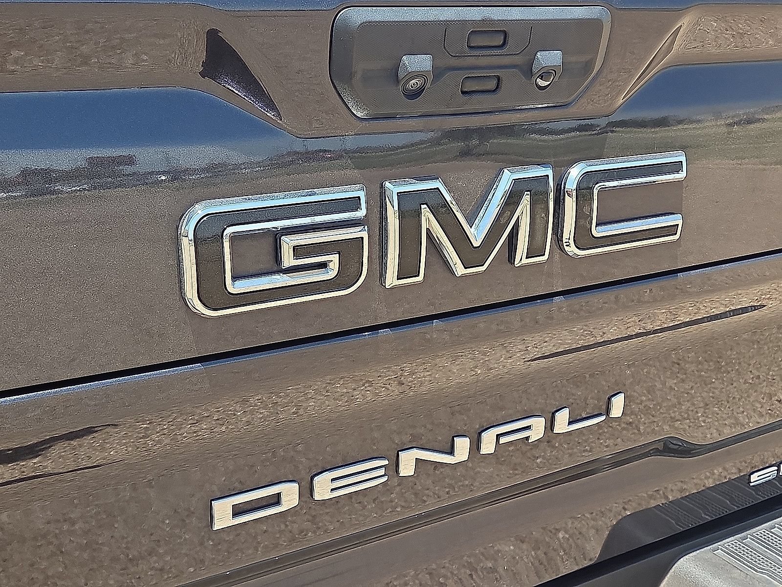 Used 2024 GMC Sierra 2500 Denali Ultimate AWD/4WD image 18