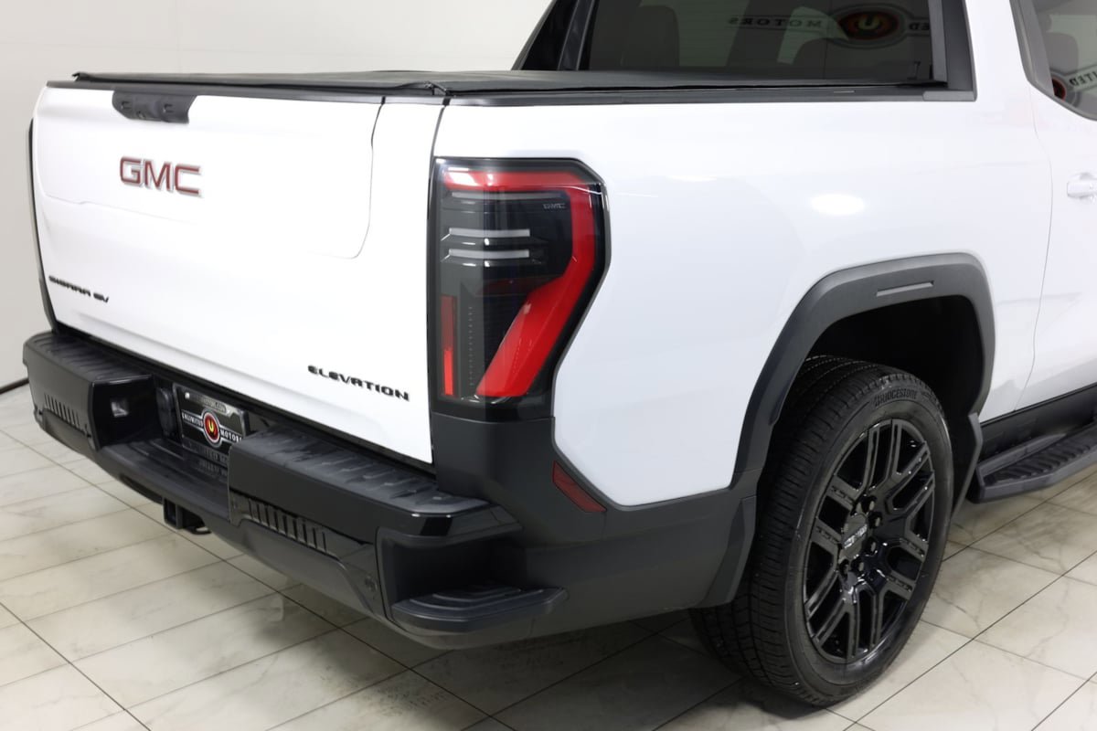 Used 2026 GMC Sierra EV Elevation w/ LPO, Elevation Dark Package AWD/4WD image 39