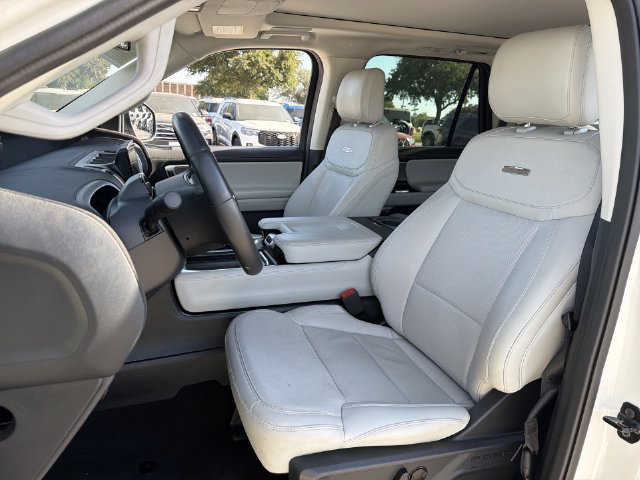 Used 2025 Ford Expedition Max Platinum w/ Driver's Package AWD/4WD image 11