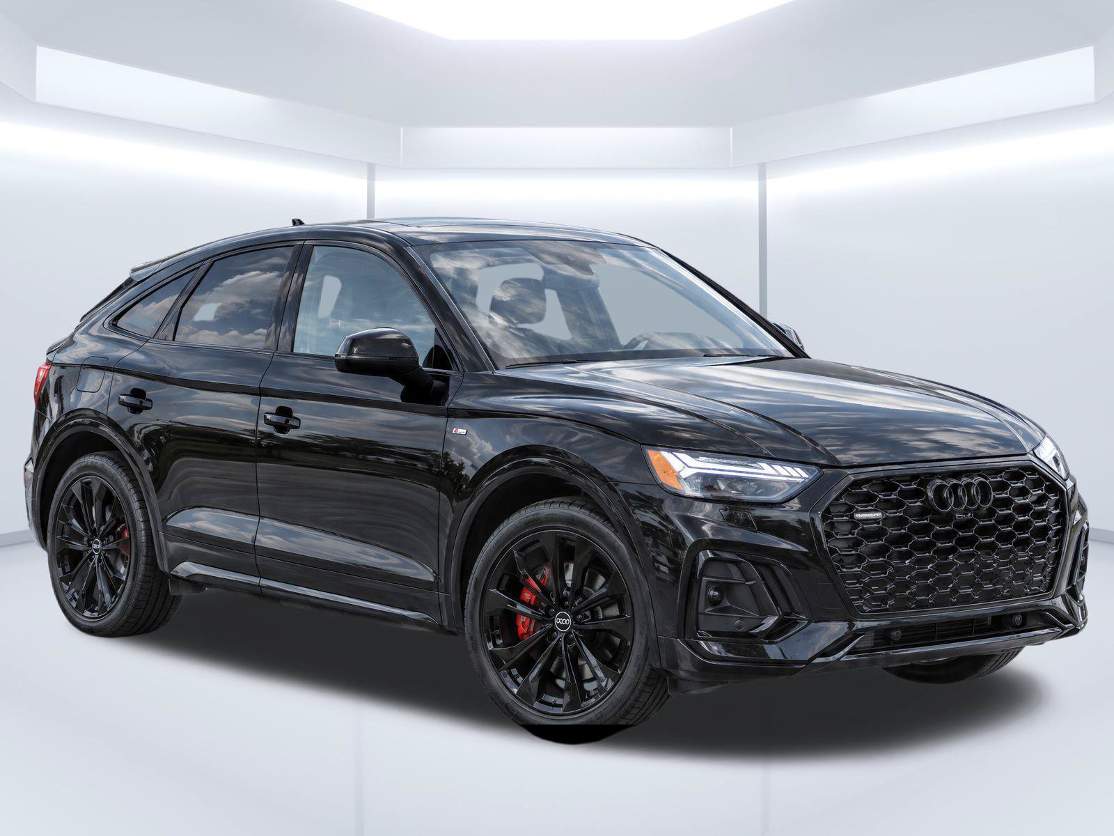 Certified 2023 Audi Q5 2.0T Prestige AWD/4WD image 2