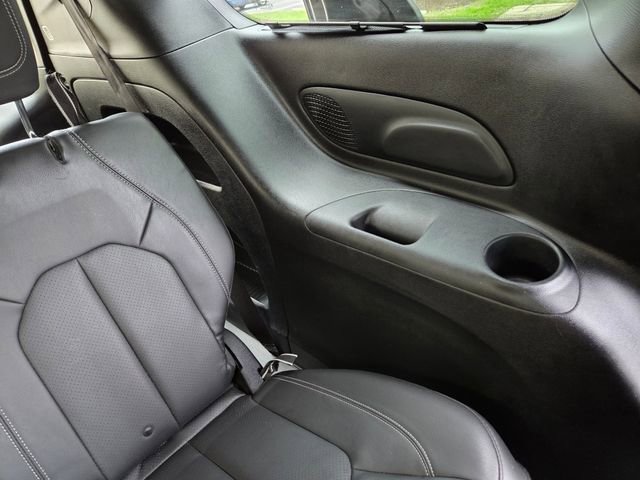 Used 2020 Chrysler Pacifica Touring-L Plus w/ Advanced Safetytec Group FWD image 34