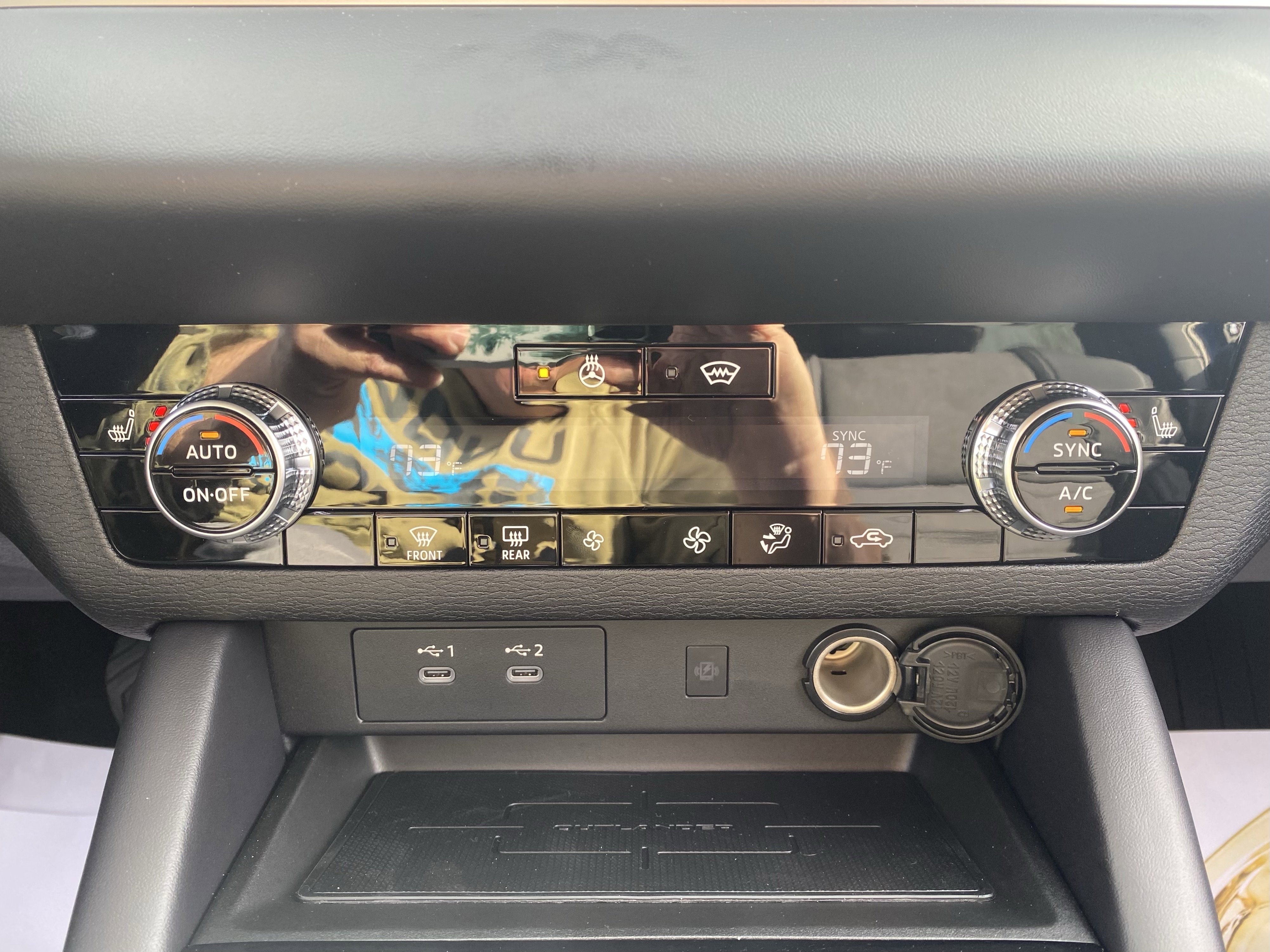 New 2026 Mitsubishi Outlander SE image 14