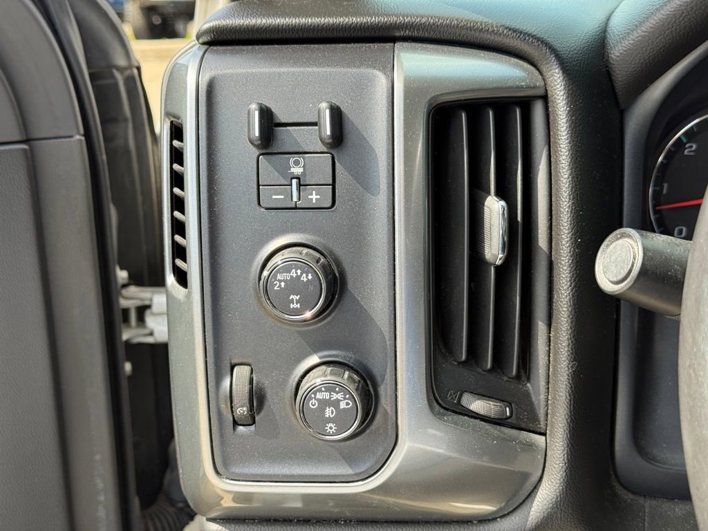 Used 2017 Chevrolet Silverado 1500 LT w/ All Star Edition image 18