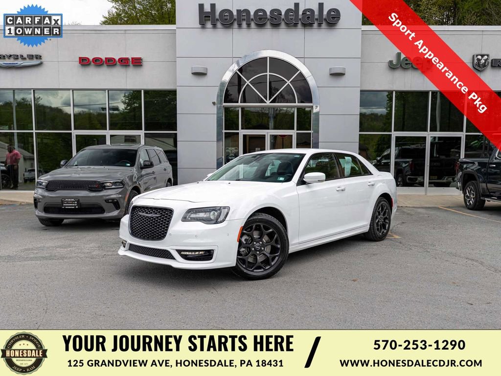 Used 2021 Chrysler 300 Touring L AWD/4WD image 1