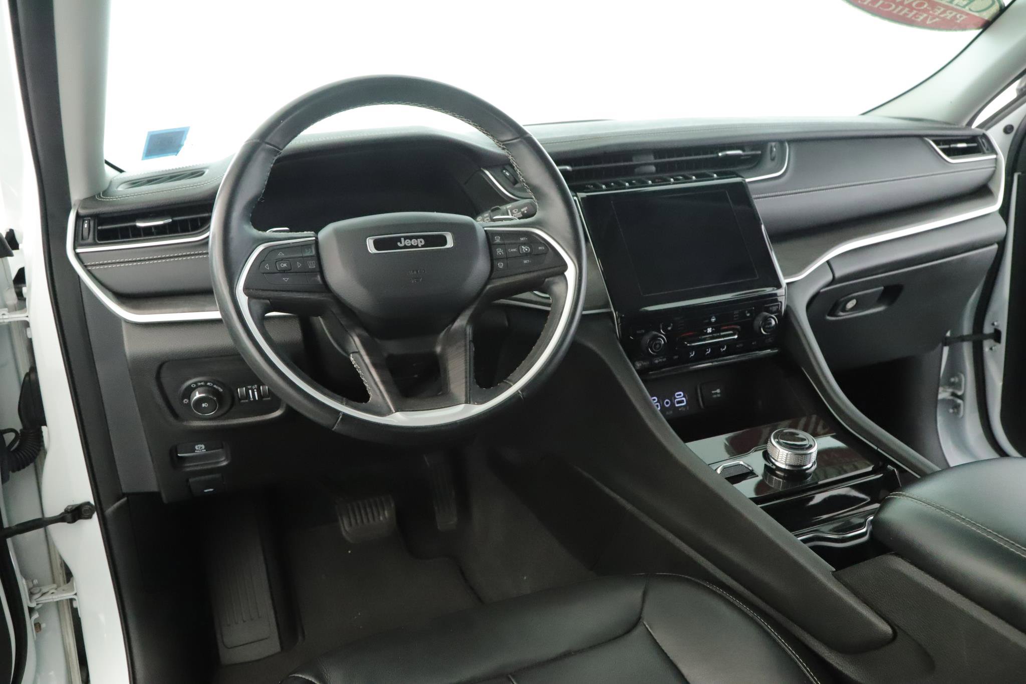 Used 2021 Jeep Grand Cherokee L Limited image 2