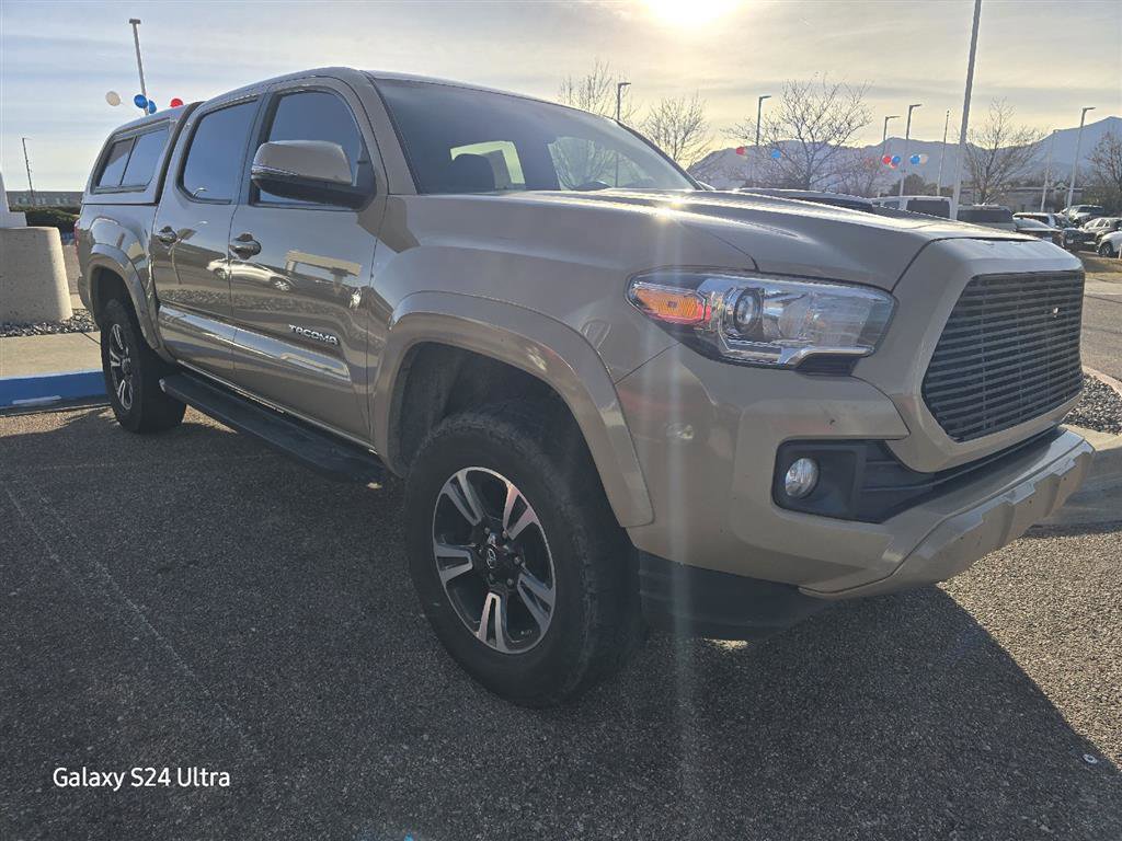 Used 2016 Toyota Tacoma TRD Sport image 6
