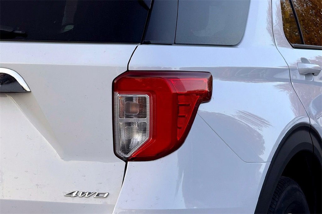 Used 2023 Ford Explorer XLT w/ Equipment Group 202A image 7