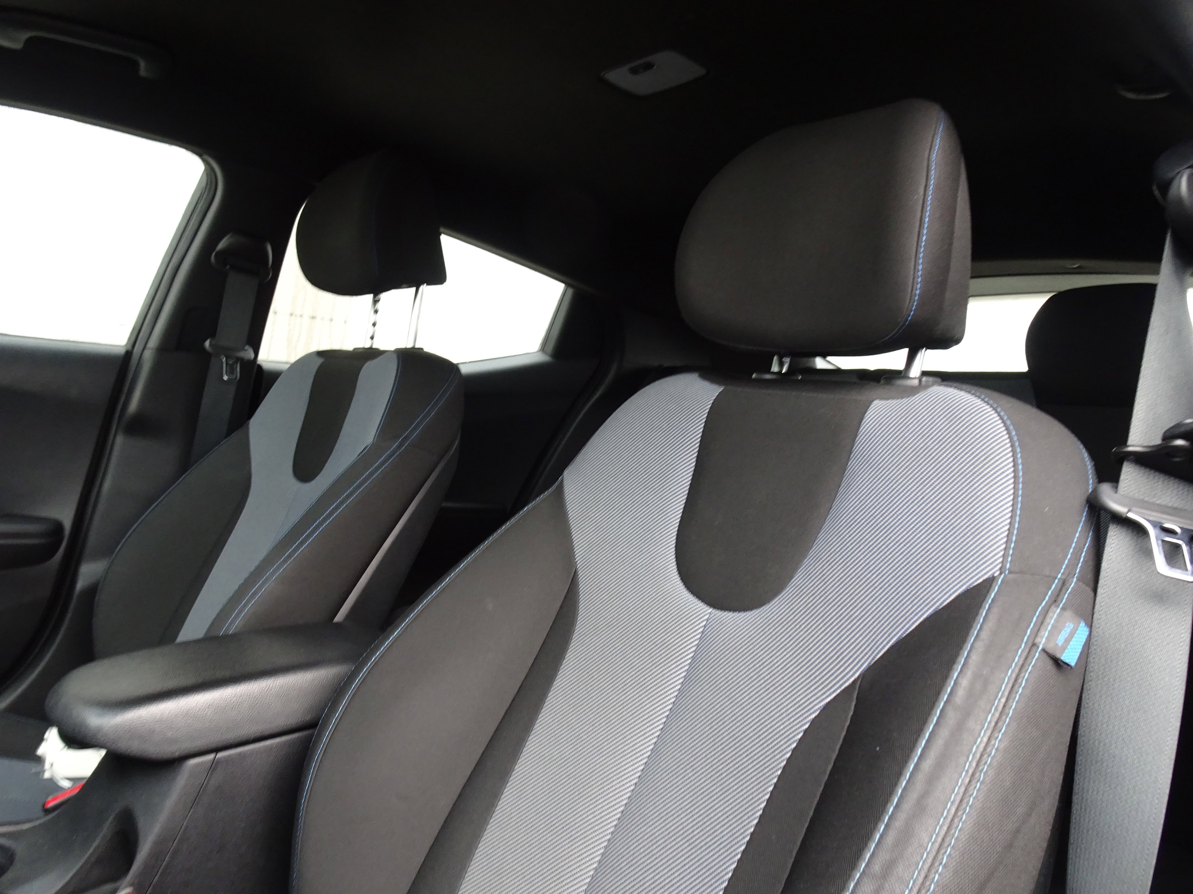 Used 2019 Hyundai Veloster 2.0 image 13