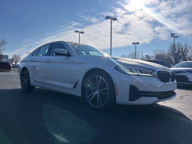 Used 2023 BMW 540i xDrive w/ Premium Package image 3