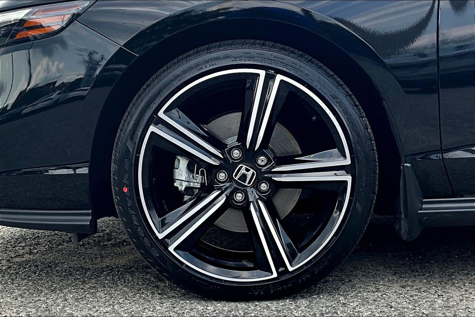 Used 2023 Honda Accord Sport image 8