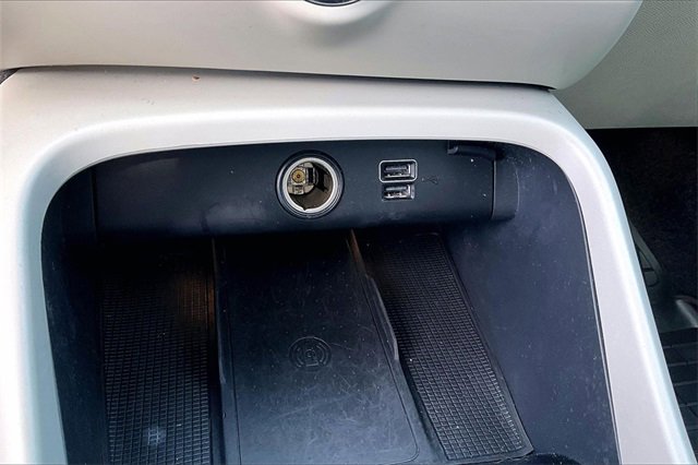 Used 2020 Volvo XC40 T5 Inscription image 16