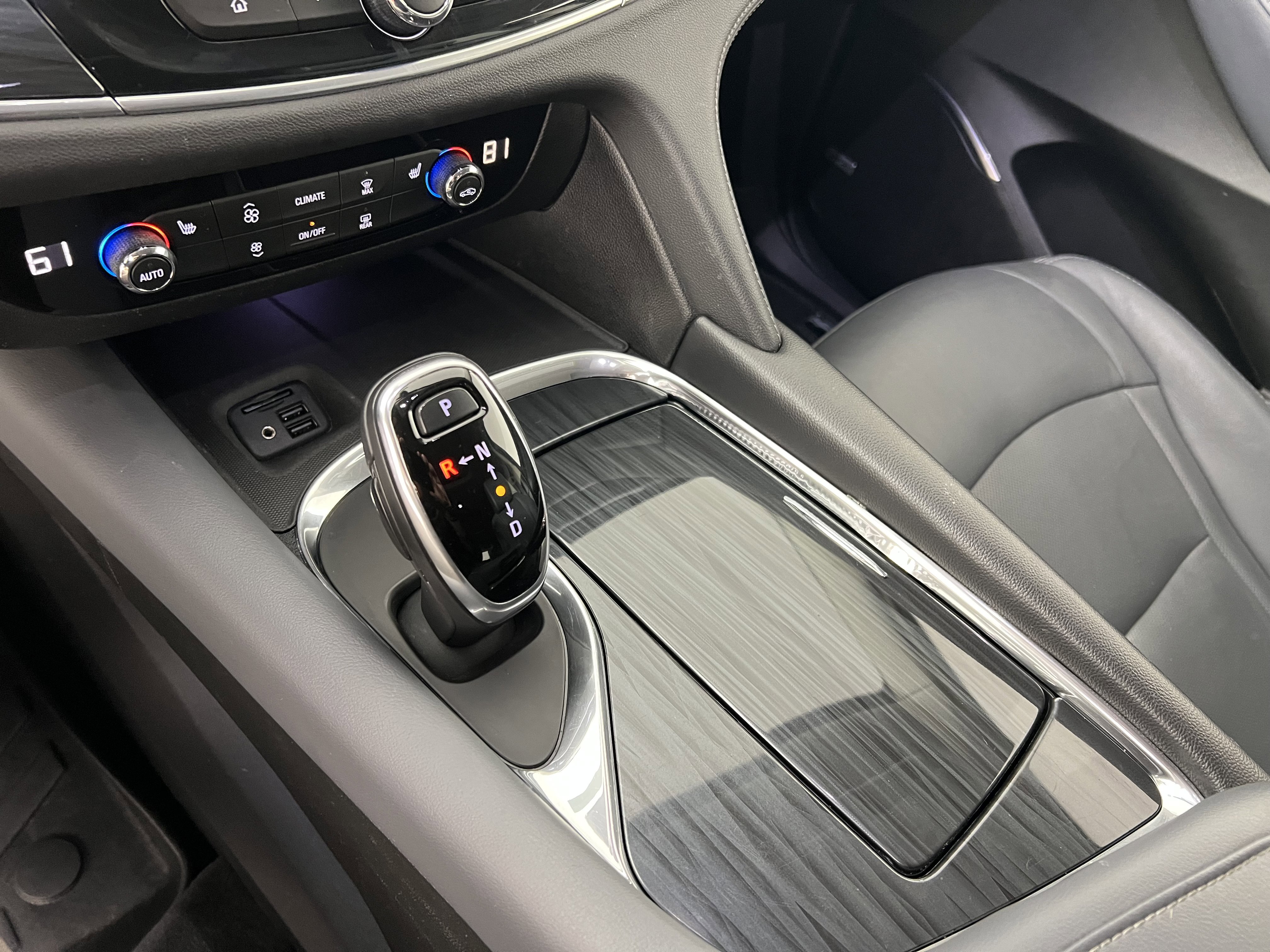 Used 2020 Buick Enclave Essence w/ Sport Touring Edition image 34