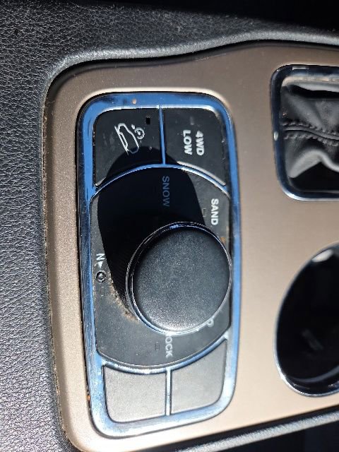 Used 2016 Jeep Grand Cherokee Laredo w/ All-Weather Capability Group AWD/4WD image 42