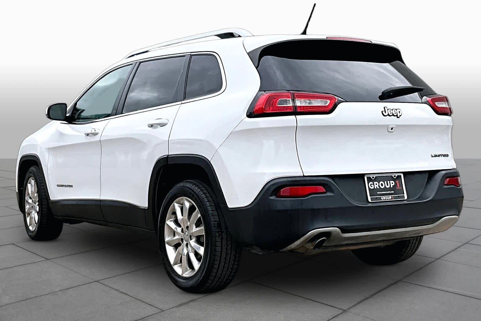 Used 2015 Jeep Cherokee Limited FWD image 12