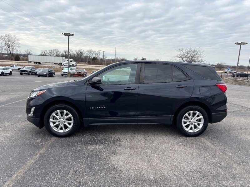 Used 2020 Chevrolet Equinox LS w/ LS Convenience Package image 2