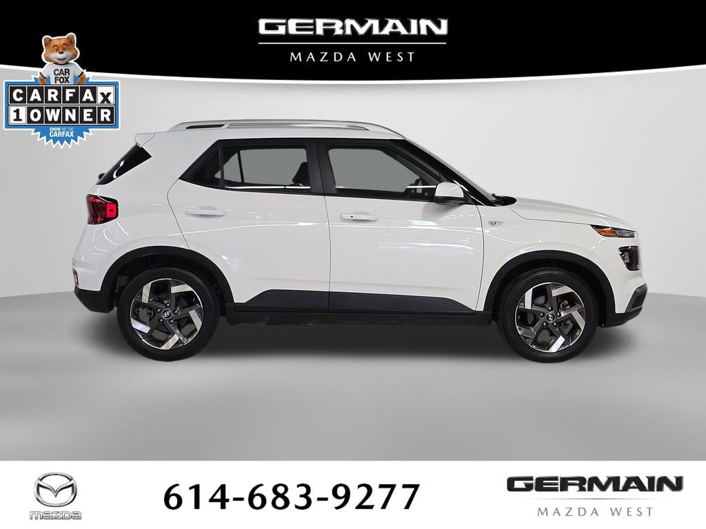 Used 2024 Hyundai Venue SEL FWD image 5