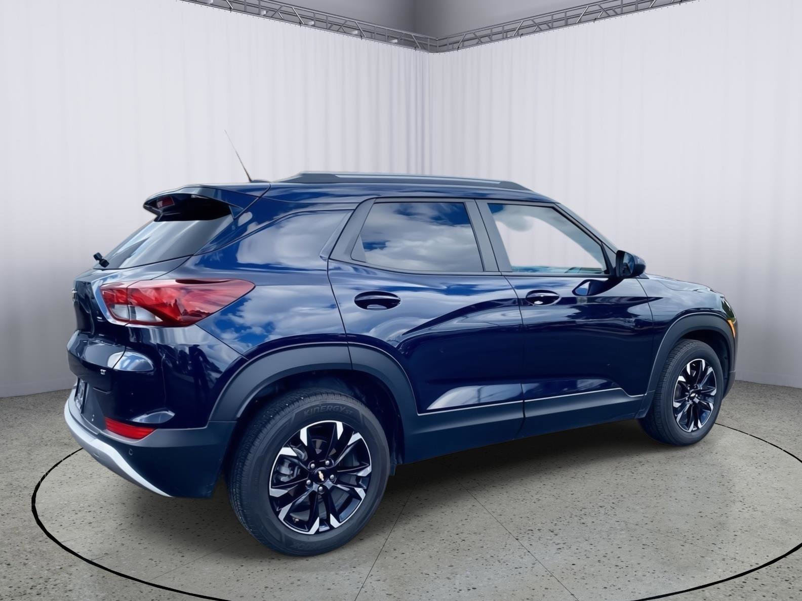 Used 2021 Chevrolet TrailBlazer LT w/ Convenience Package FWD image 6