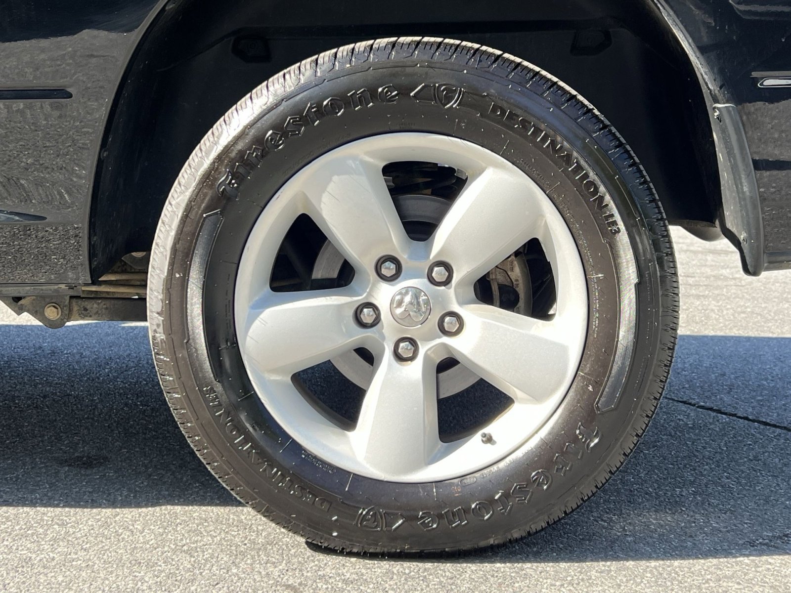 Used 2024 RAM 1500 Classic SLT AWD/4WD image 17