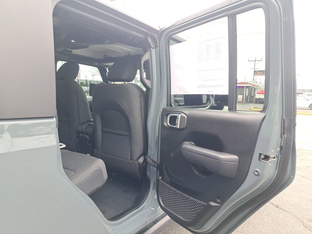 Used 2024 Jeep Gladiator Sport AWD/4WD image 14