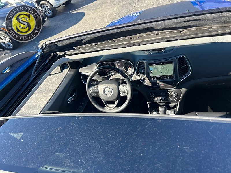 Used 2019 Jeep Cherokee Trailhawk w/ Comfort/Convenience Group AWD/4WD image 27