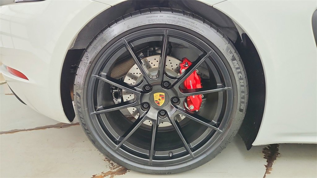 Used 2024 Porsche 718 Boxster GTS image 32