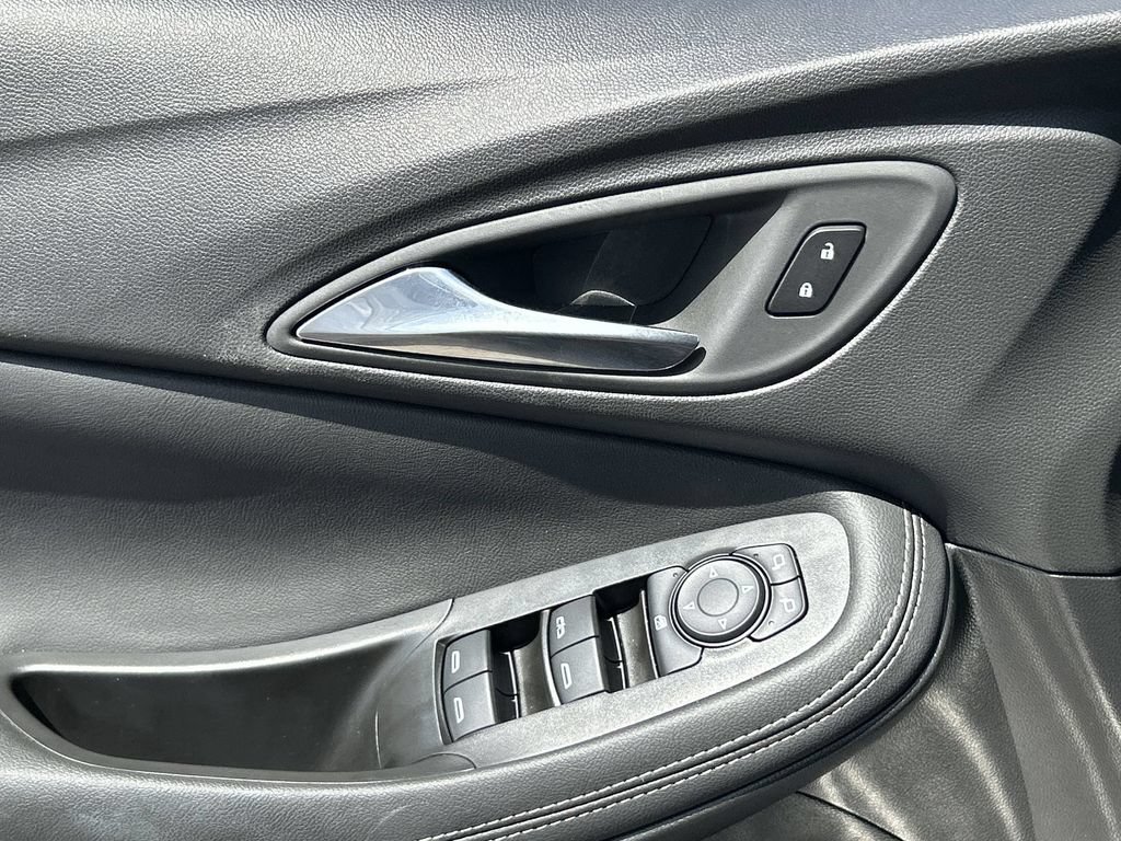 Used 2023 Buick Encore GX Select w/ Safety Package II FWD image 23