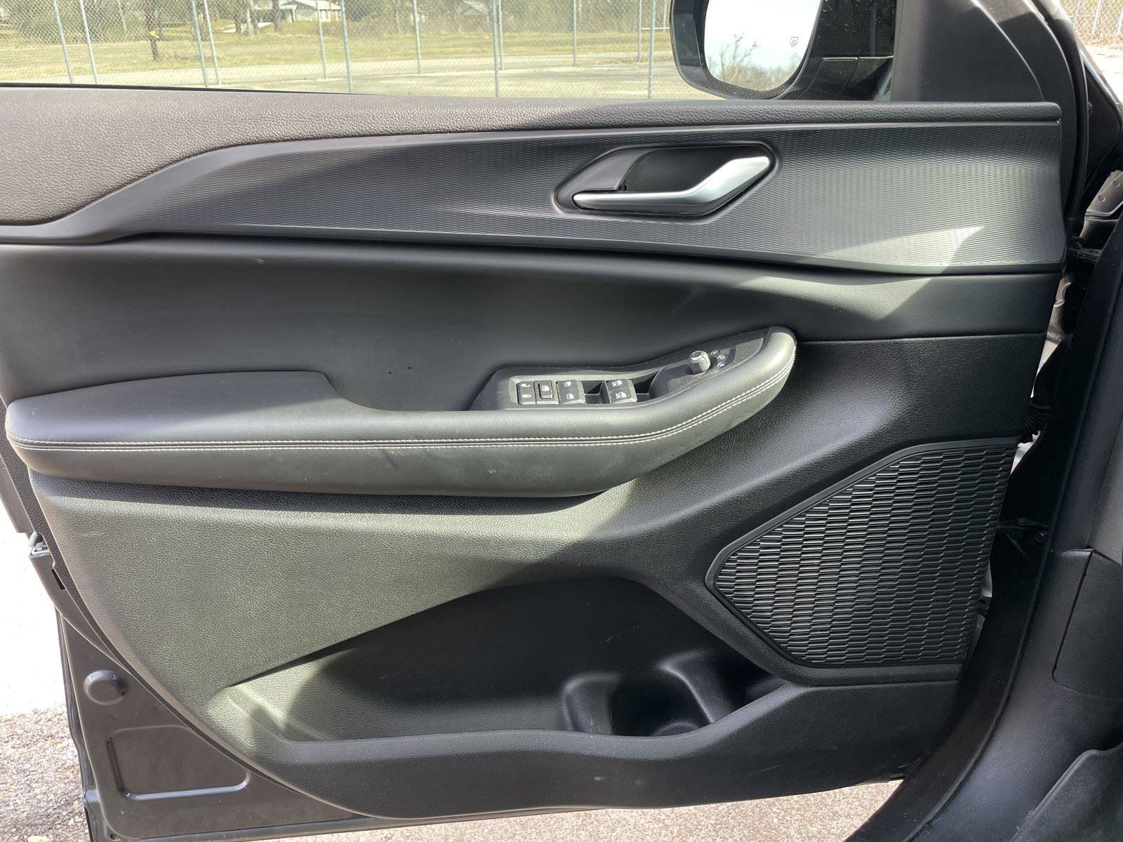 Used 2024 Jeep Grand Cherokee L Altitude image 30