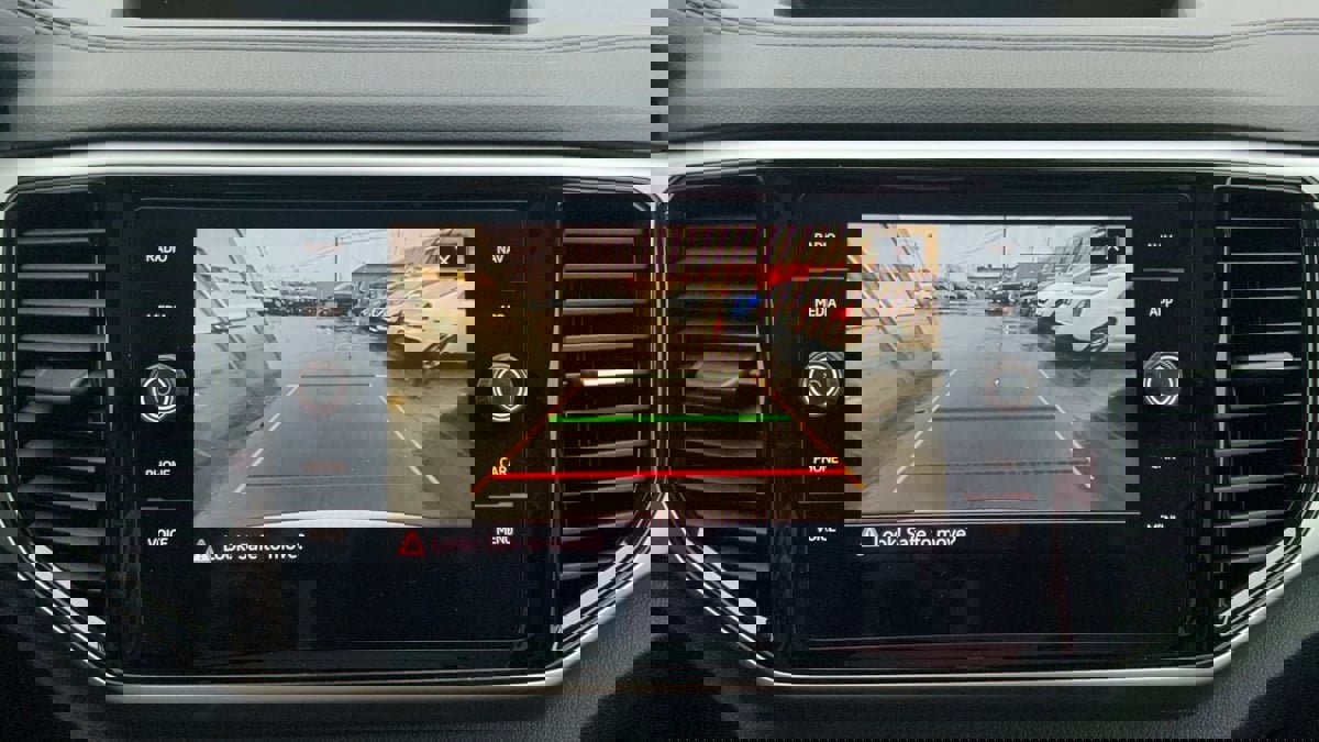 Used 2022 Volkswagen Atlas SEL Premium image 34