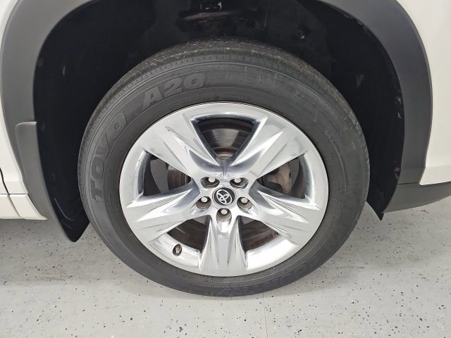 Used 2018 Toyota Highlander Limited AWD/4WD image 8