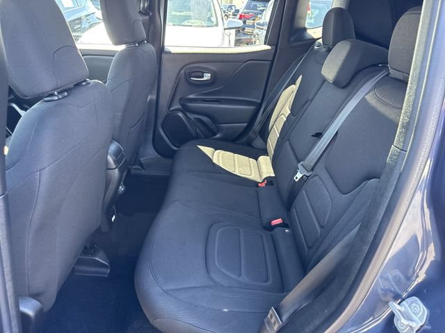 Used 2022 Jeep Renegade Latitude w/ Convenience Group AWD/4WD image 12