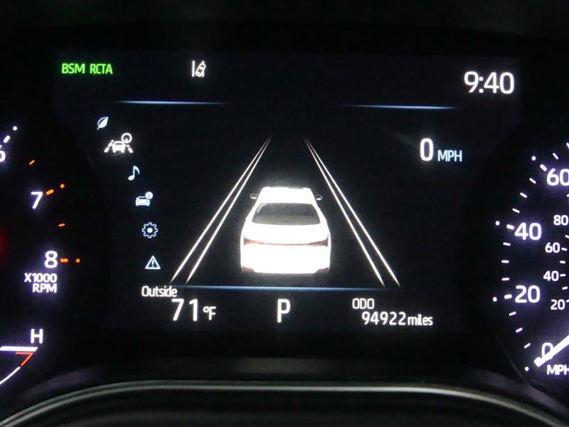 Used 2021 Toyota Avalon XLE FWD image 32