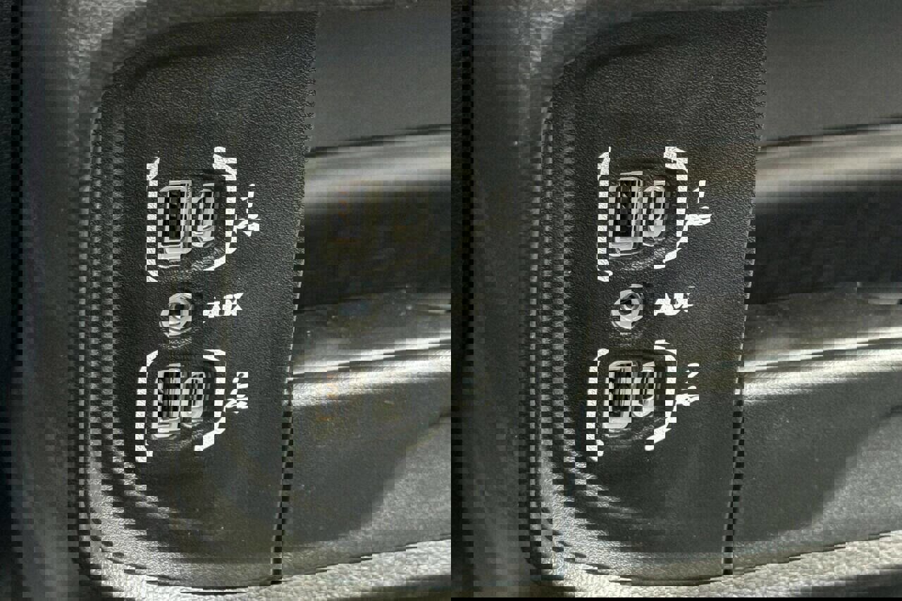 Used 2024 RAM 5500 SLT w/ Quick Order Package 2YG SLT image 27