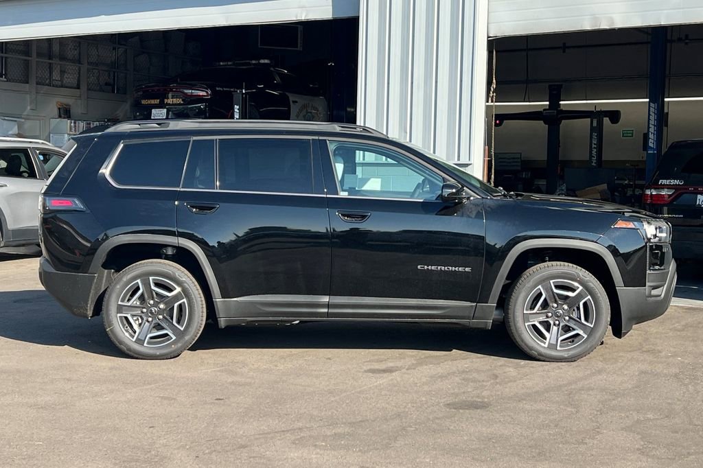 New 2026 Jeep Cherokee Laredo image 3