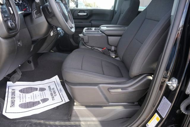 Used 2023 Chevrolet Silverado 2500 Custom w/ Custom Value Package image 9