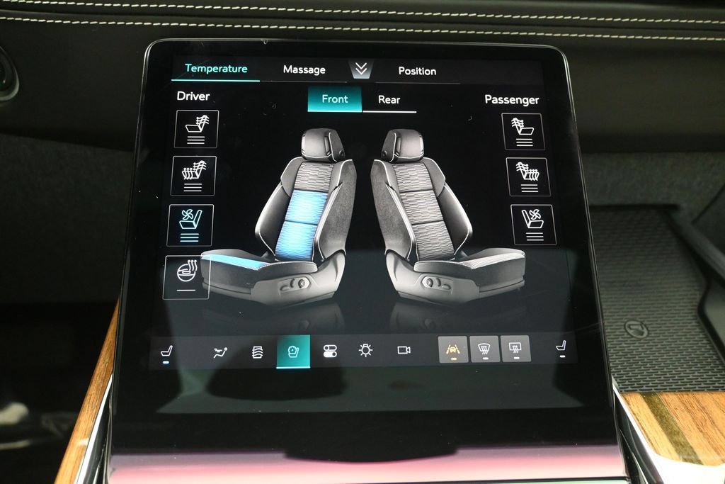 Used 2025 Cadillac Escalade ESV Sport Platinum w/ LPO, Floor Liner Package AWD/4WD image 25