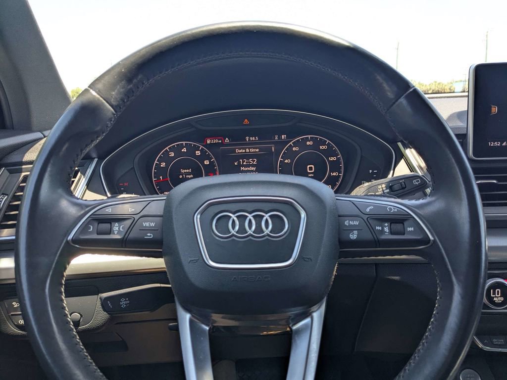 Used 2020 Audi Q5 2.0T Titanium Premium Plus AWD/4WD image 22