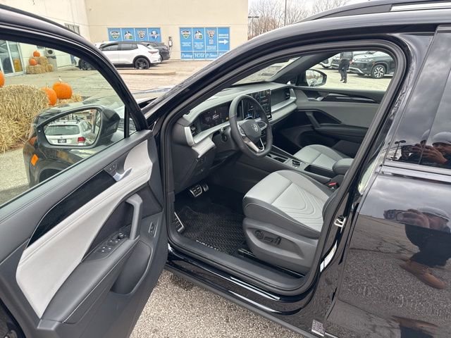 New 2026 Volkswagen Tiguan SE R-Line image 24