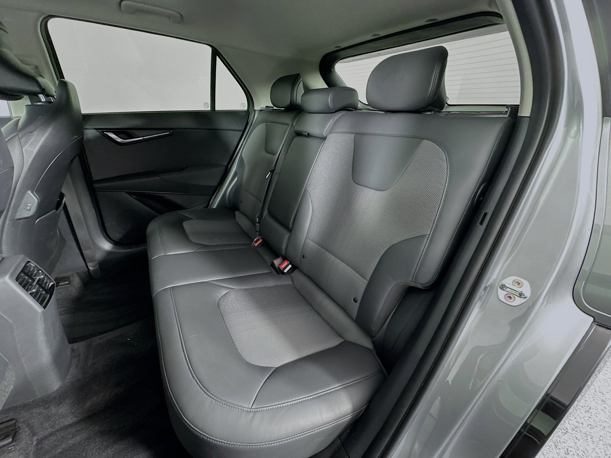 Used 2023 Kia Niro EX Touring image 25