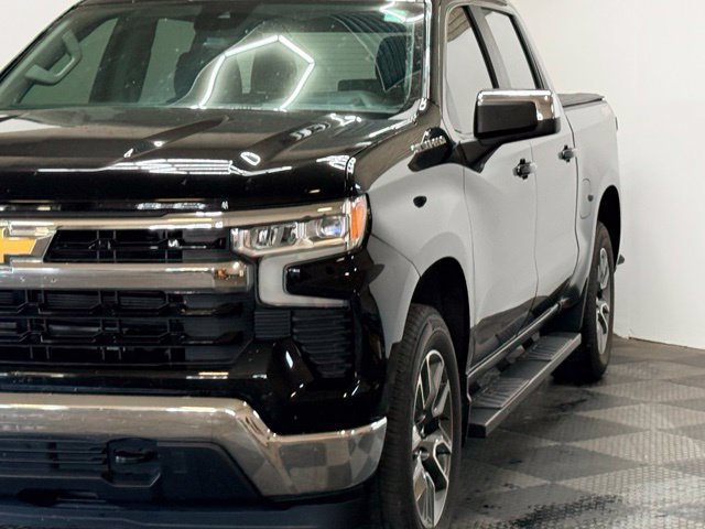 Used 2024 Chevrolet Silverado 1500 LT AWD/4WD image 6