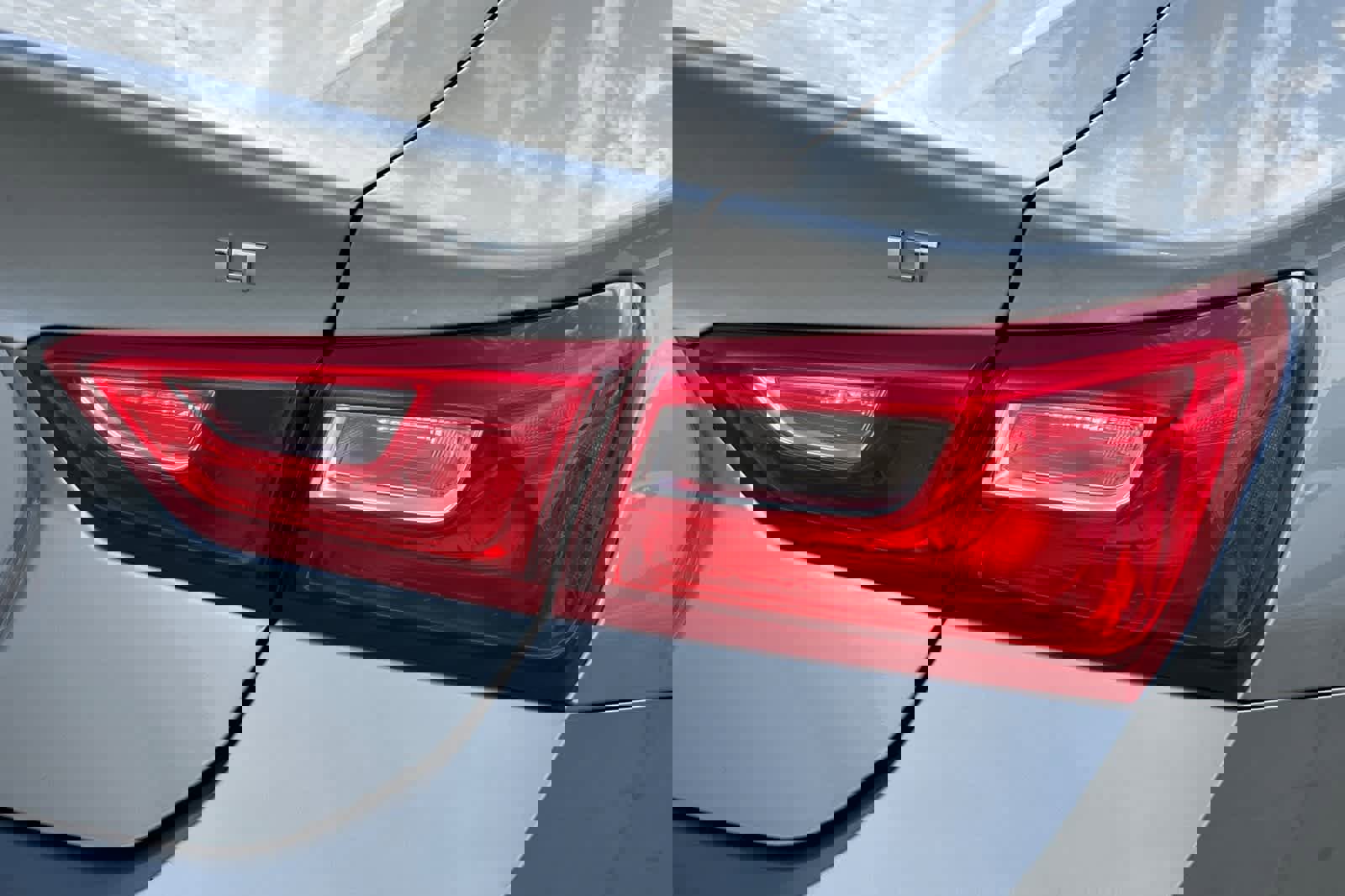 Used 2024 Chevrolet Malibu LT image 34