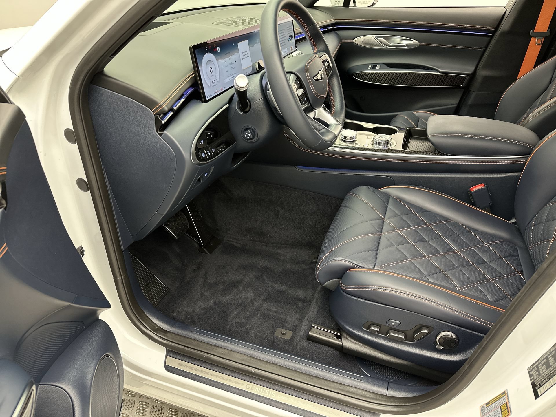 Certified 2026 Genesis GV70 3.5T Sport Prestige AWD/4WD image 11