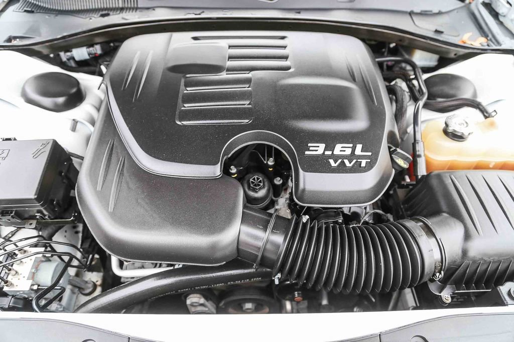 Used 2019 Dodge Charger SXT image 25