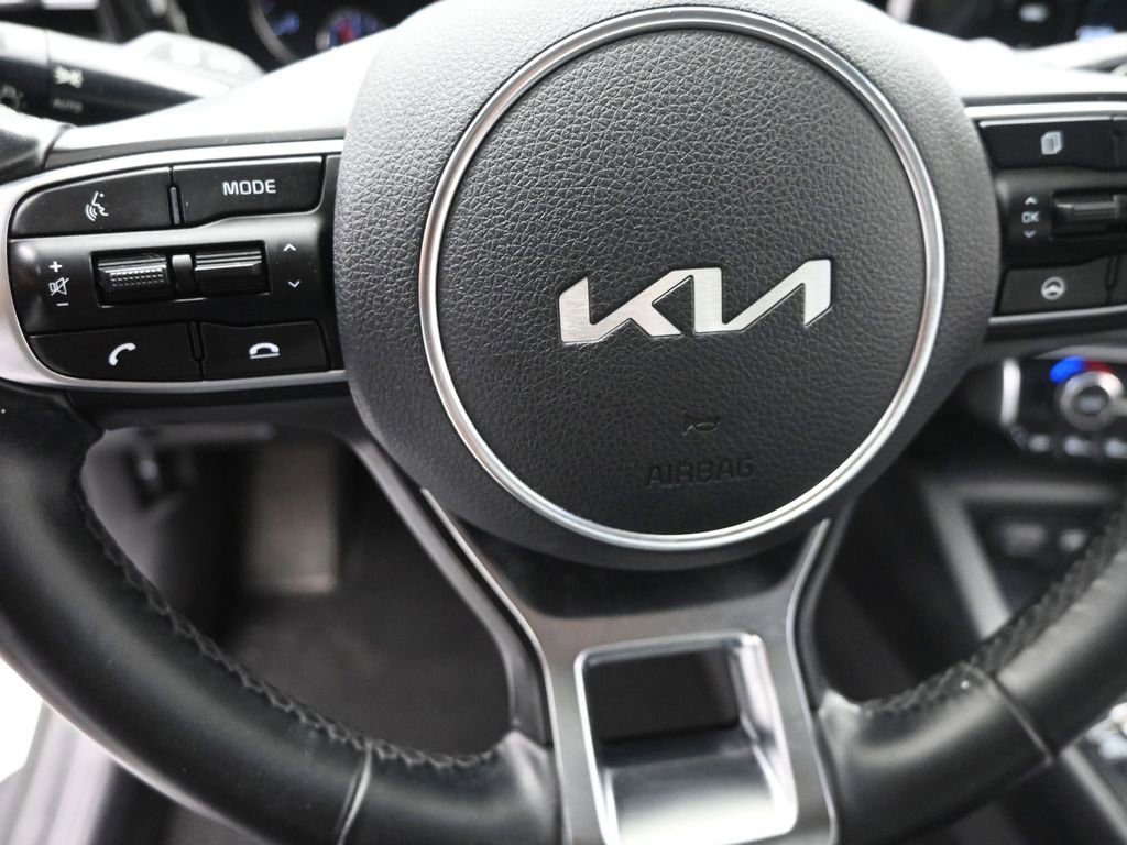 Used 2022 Kia K5 EX image 17
