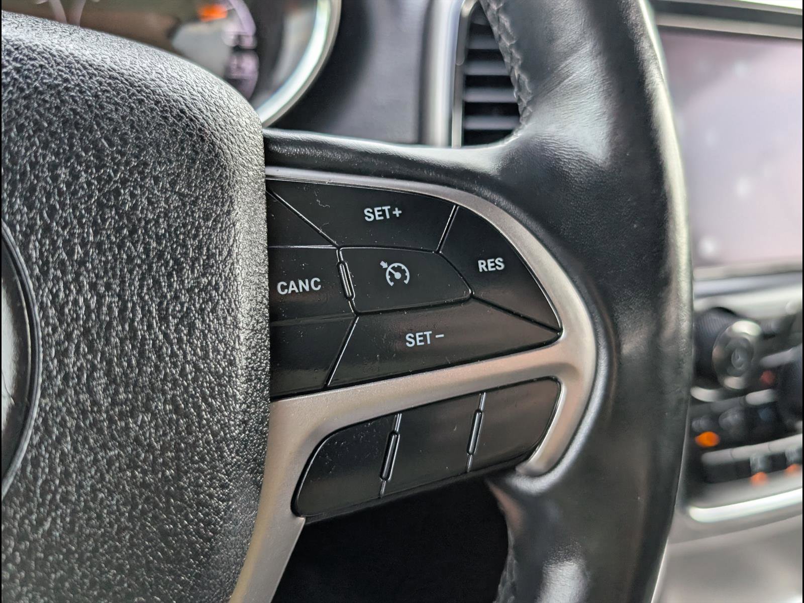 Used 2018 Jeep Grand Cherokee Limited RWD image 22