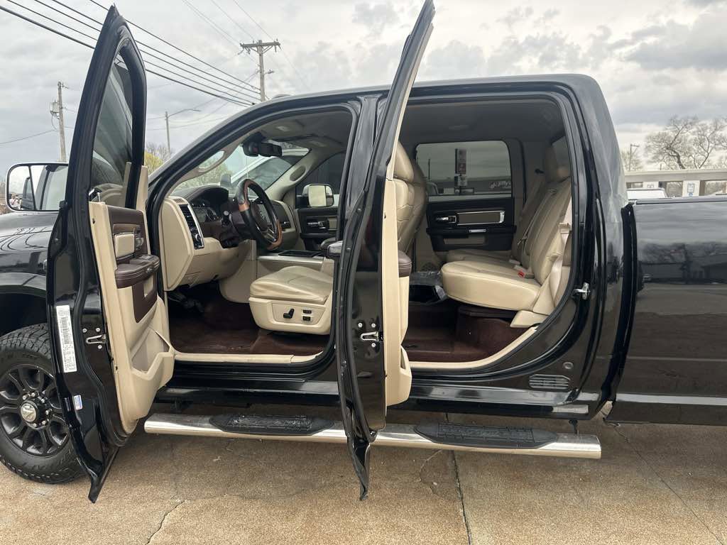 Used 2014 RAM 2500 Laramie image 2