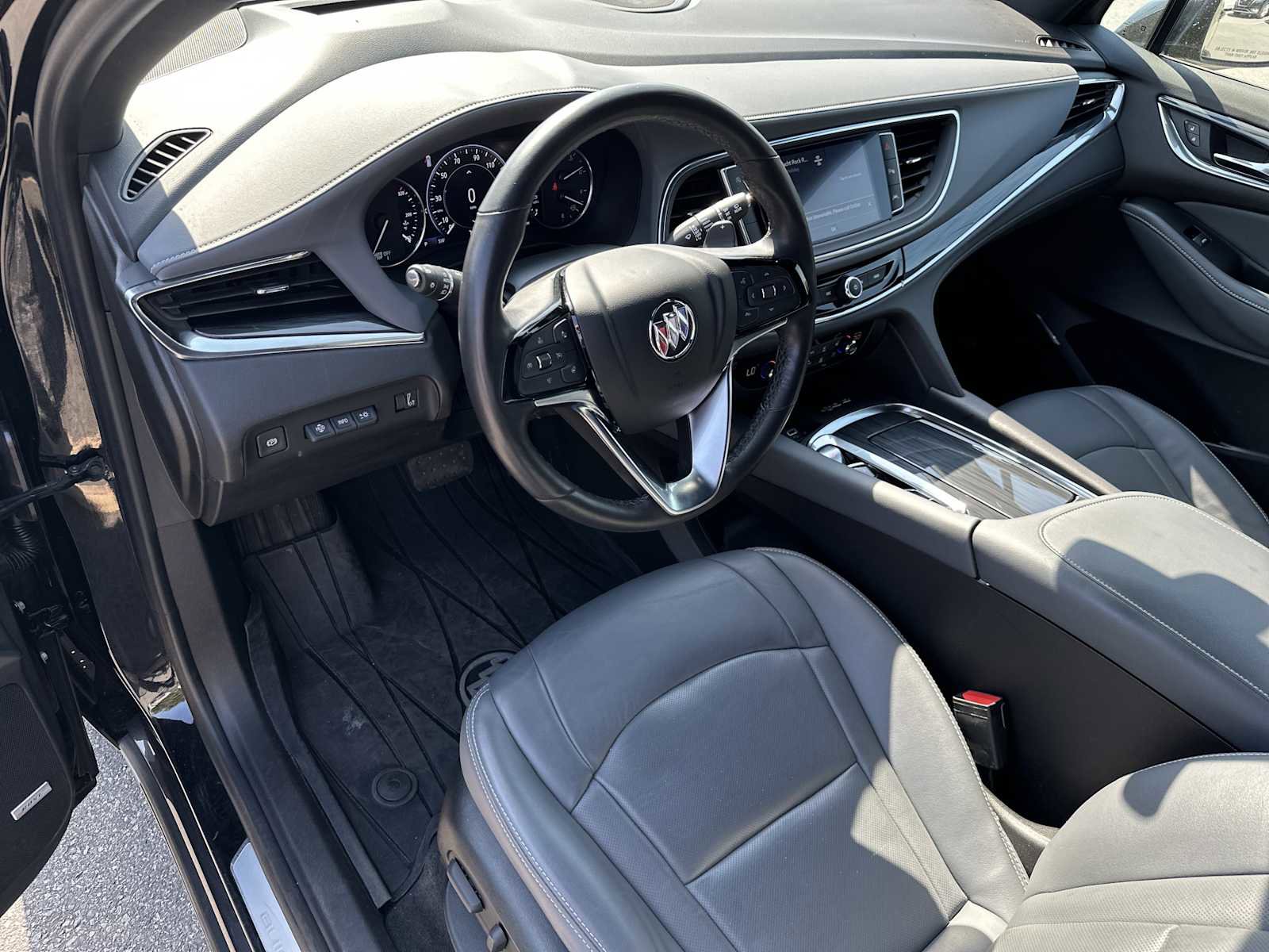 Used 2023 Buick Enclave Premium w/ Experience Buick Package image 8