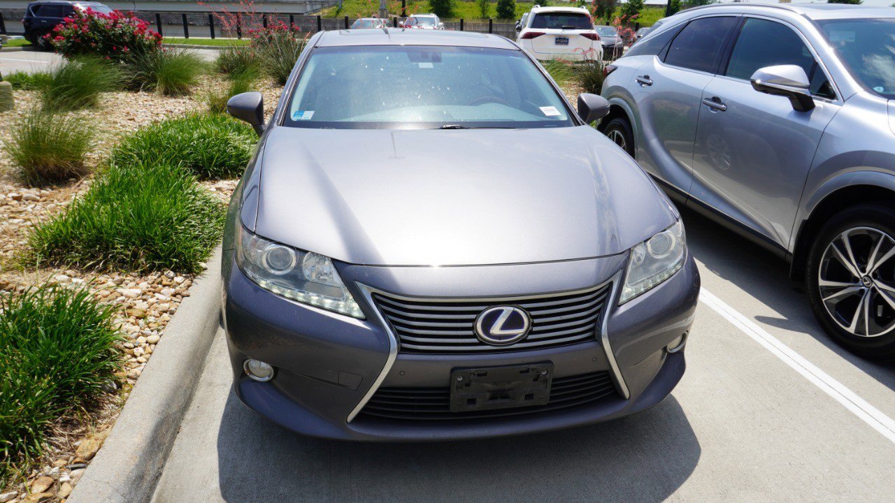 Used 2013 Lexus ES 300h w/ Premium Pkg FWD image 2