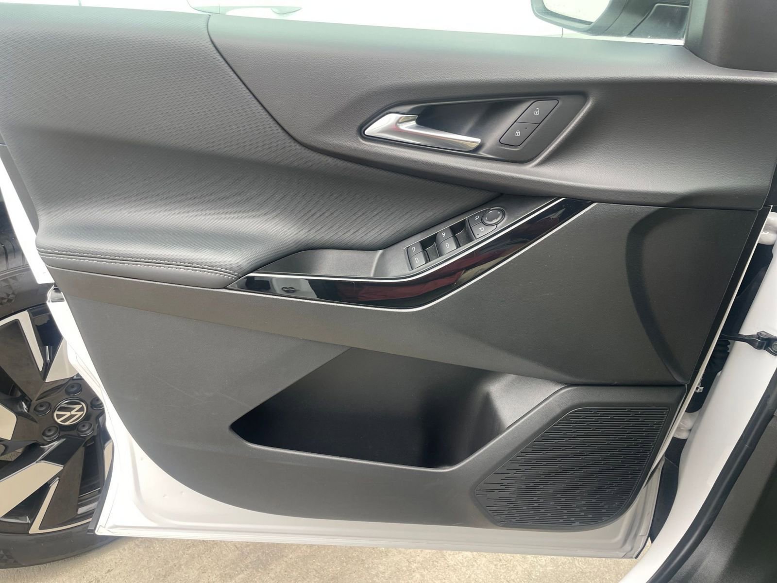 Used 2025 Chevrolet Equinox LT image 20