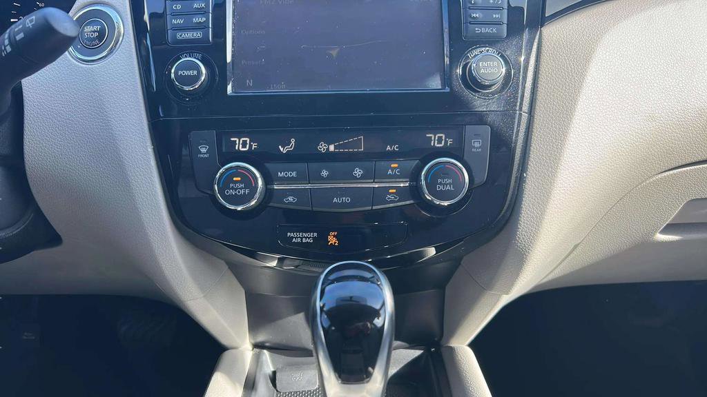 Used 2018 Nissan Rogue Sport SV w/ SV Technology Package image 27